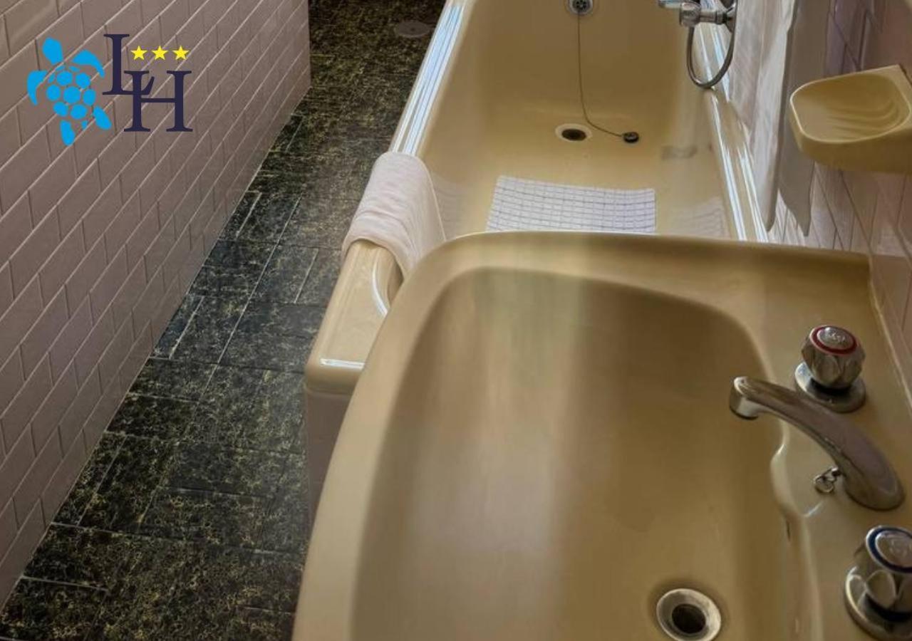 בורדיגרה Hotel Lora Rda Luxury חדר תמונה