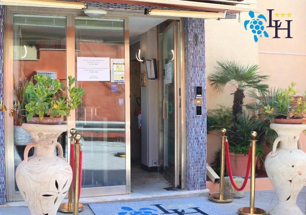 בורדיגרה Hotel Lora Rda Luxury מראה חיצוני תמונה