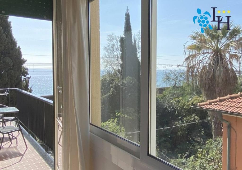 בורדיגרה Hotel Lora Rda Luxury מראה חיצוני תמונה