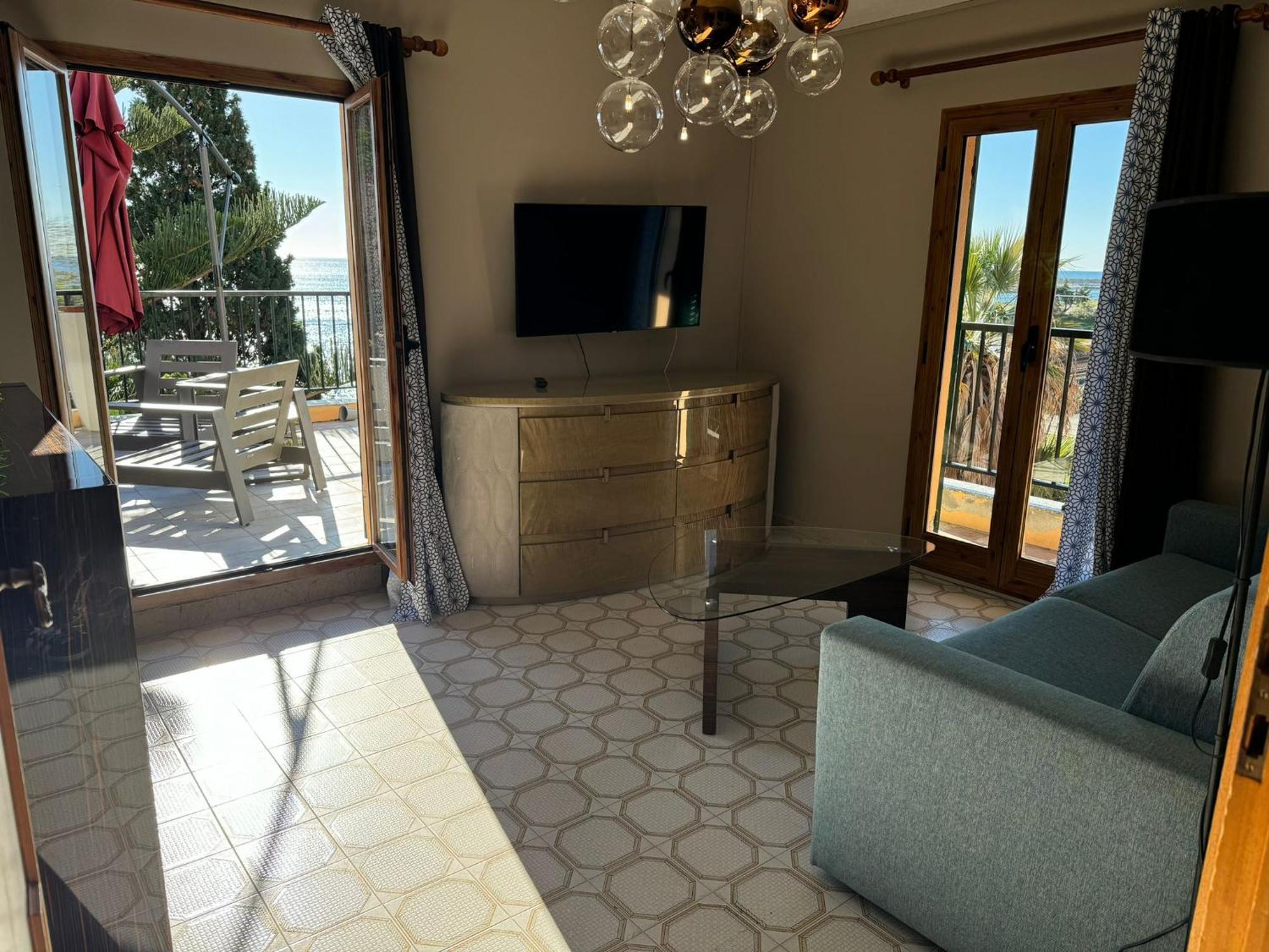 בורדיגרה Hotel Lora Rda Luxury מראה חיצוני תמונה