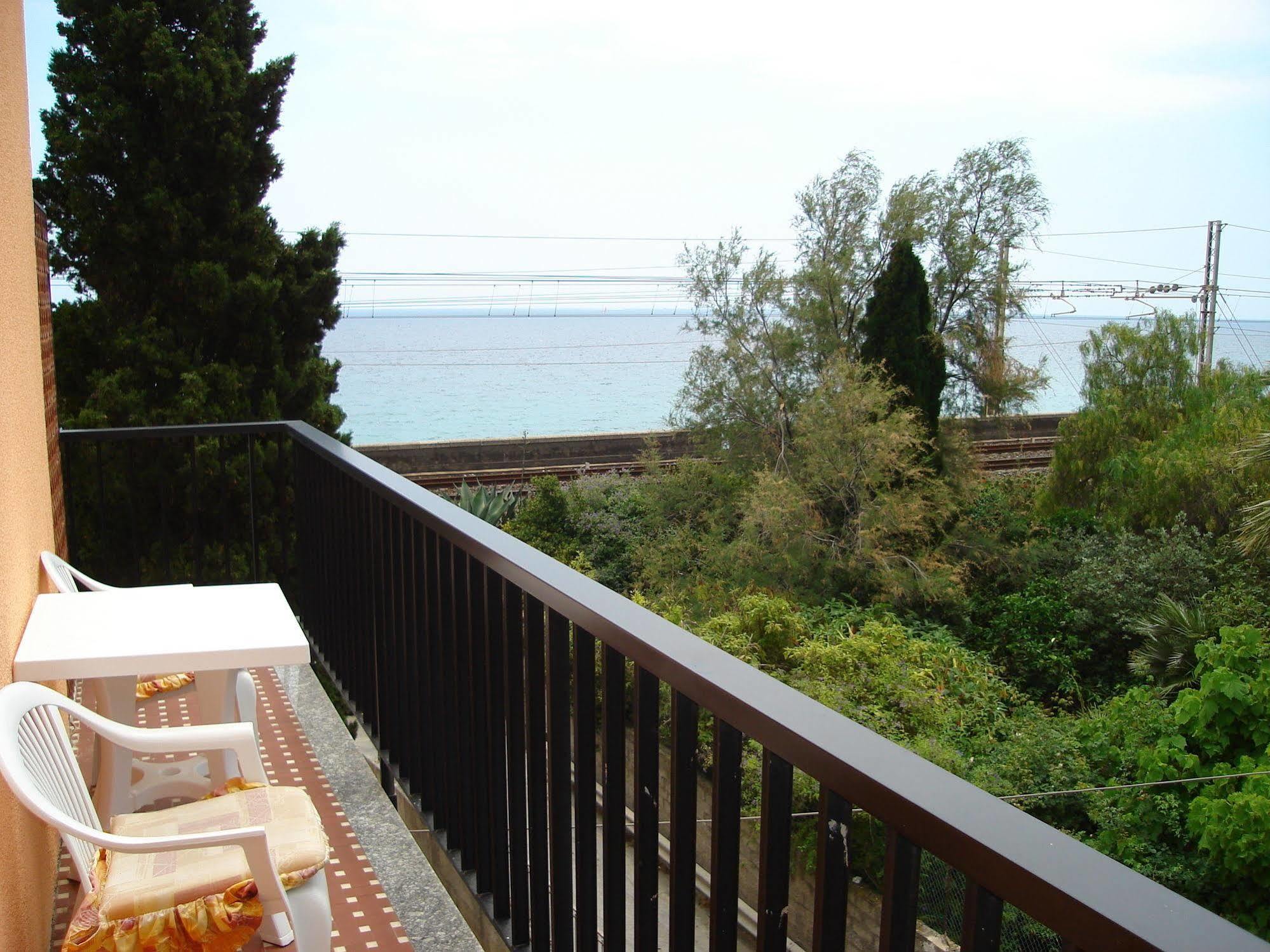 בורדיגרה Hotel Lora Rda Luxury מראה חיצוני תמונה