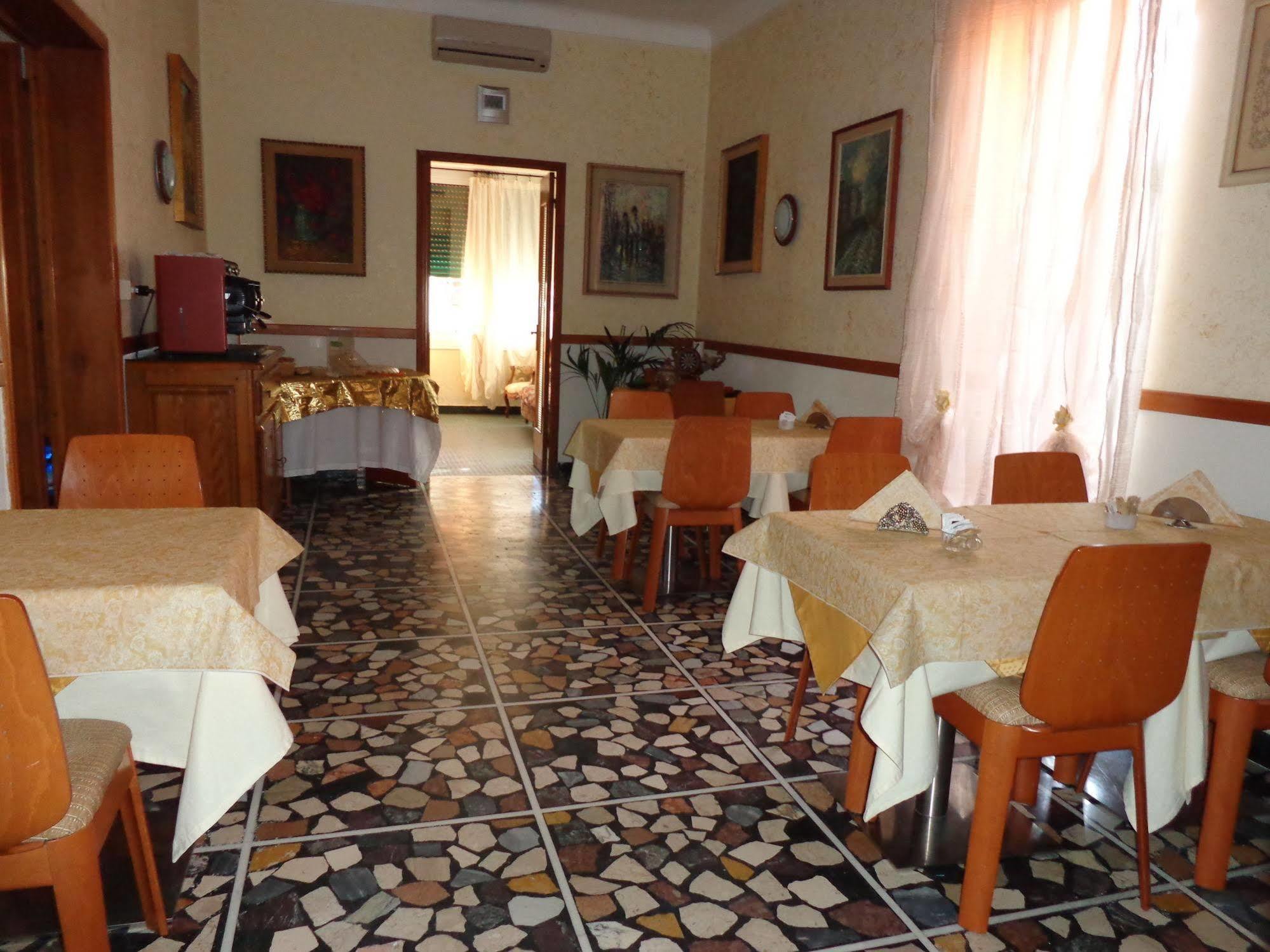 בורדיגרה Hotel Lora Rda Luxury מראה חיצוני תמונה